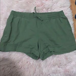 Green shorts 55% linen, 45% rayon/viscose